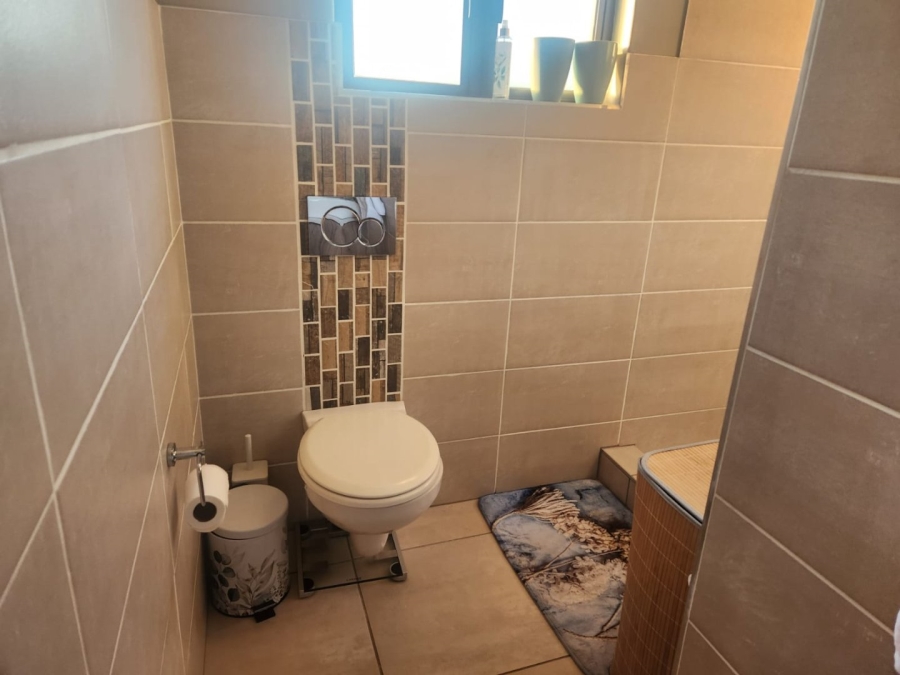 4 Bedroom Property for Sale in Ifafi North West